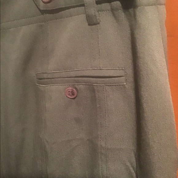 NWT khaki skirt with side pockets - Picture 8 of 8